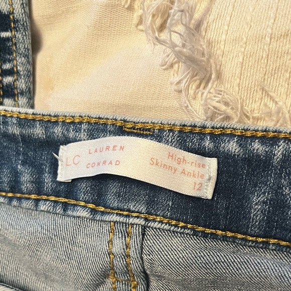 LC Lauren Conrad high rise acid wash raw hem skinny jeans with stretch size 12 - Picture 3 of 6